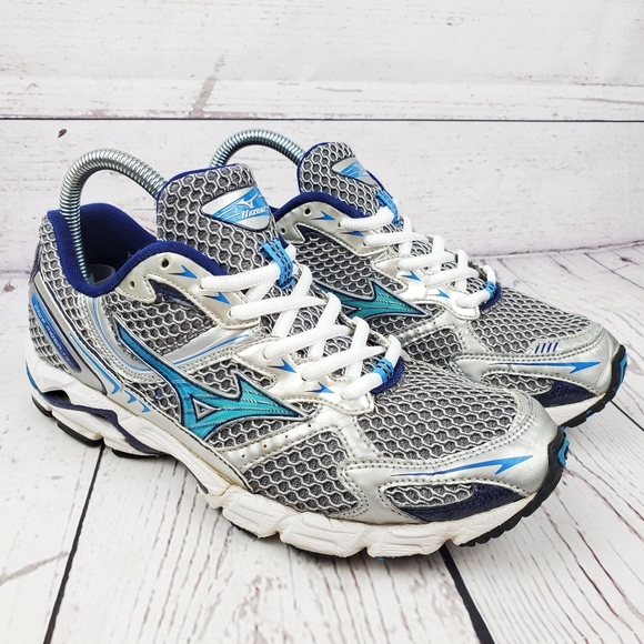 mizuno wave rider 13